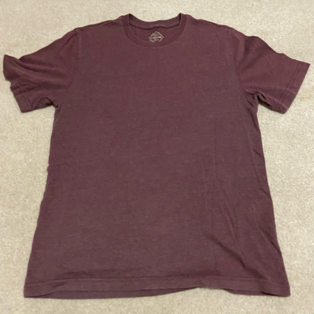 St. John's Bay T-Shirt Size small maroon